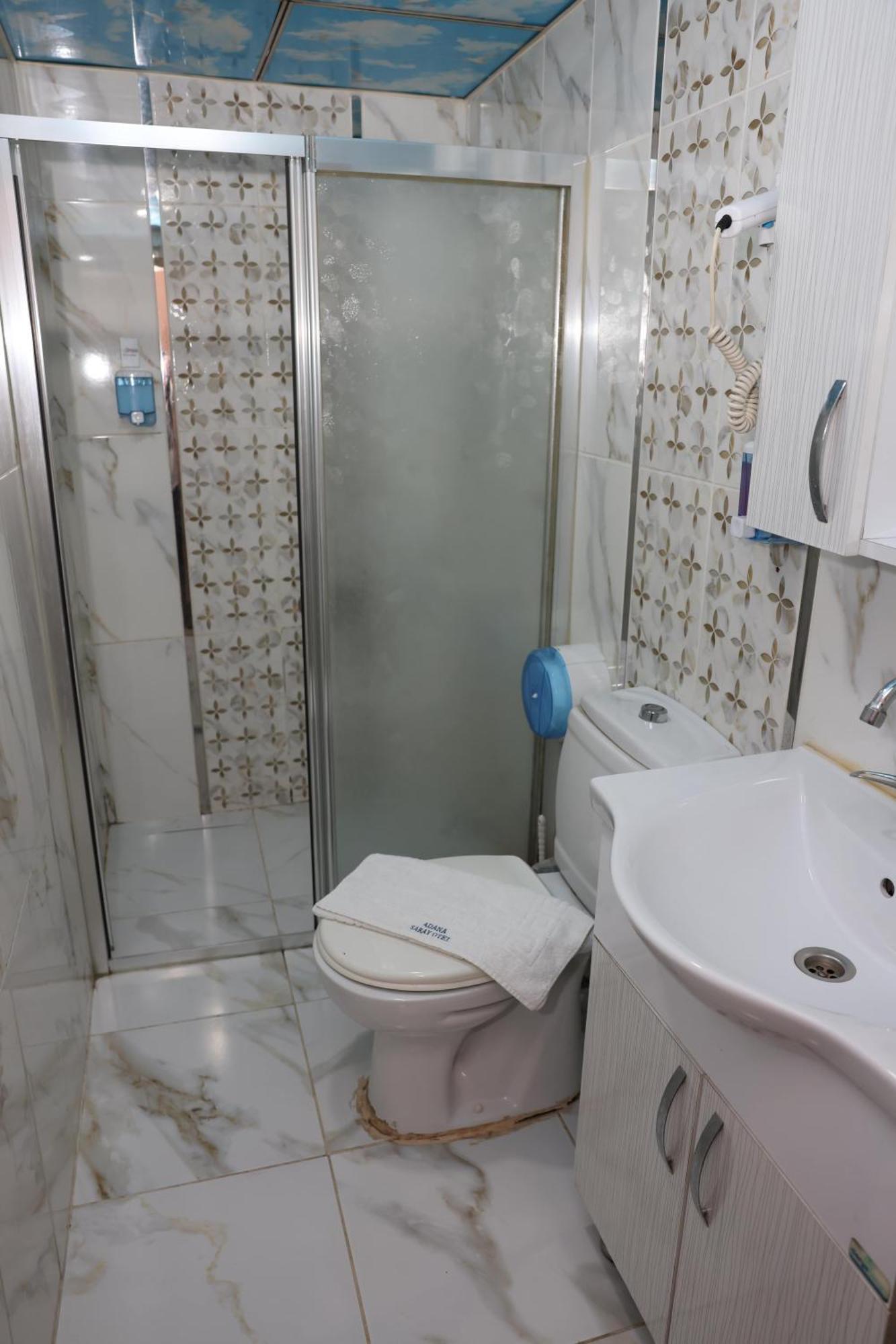 Adana Saray Hotel Bagian luar foto
