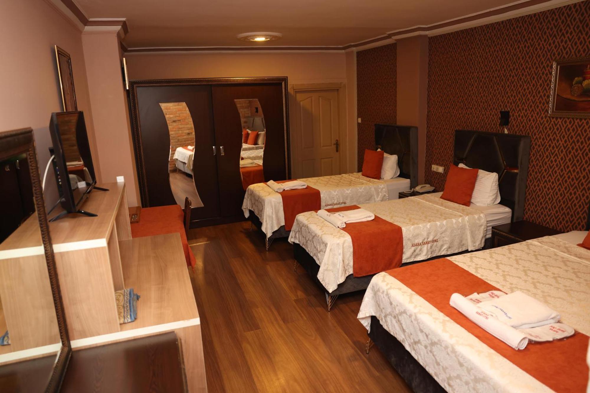 Adana Saray Hotel Bagian luar foto