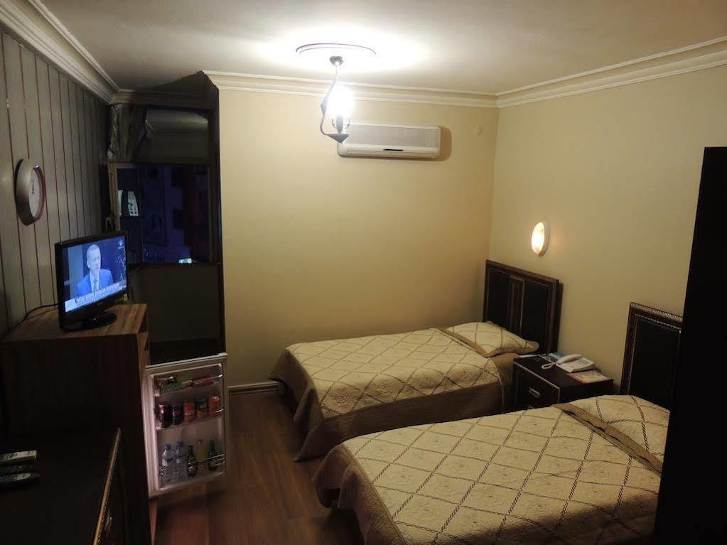 Adana Saray Hotel Bagian luar foto
