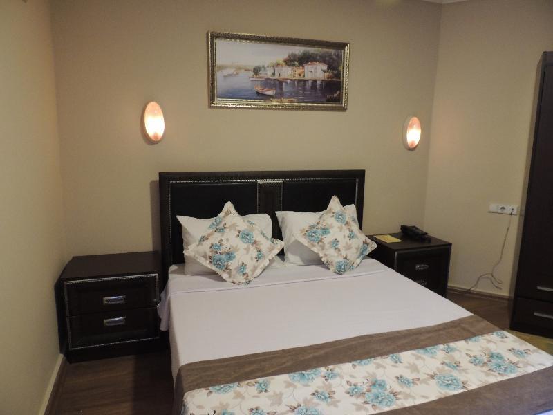 Adana Saray Hotel Bagian luar foto