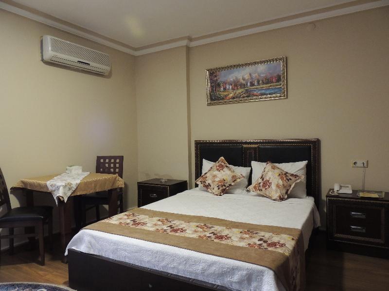 Adana Saray Hotel Bagian luar foto