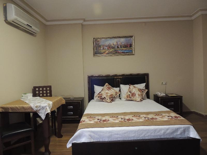 Adana Saray Hotel Bagian luar foto