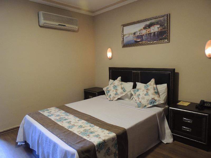 Adana Saray Hotel Bagian luar foto