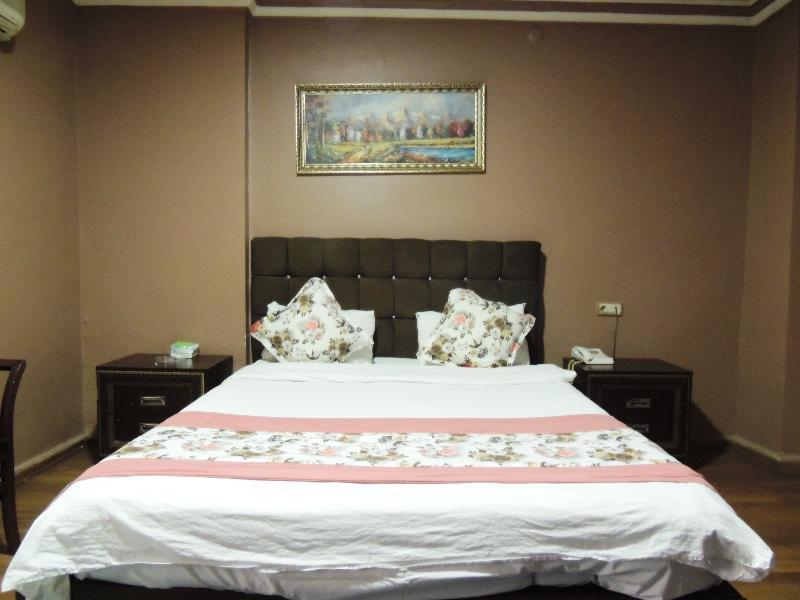 Adana Saray Hotel Bagian luar foto