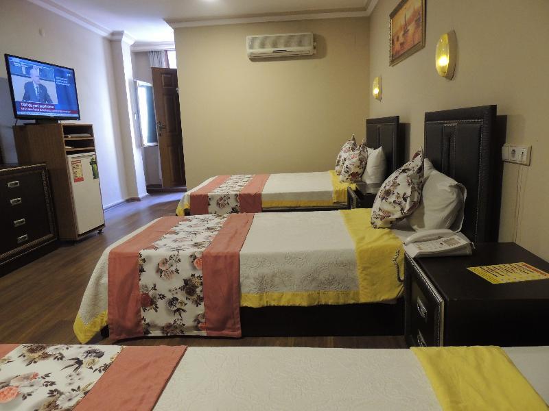 Adana Saray Hotel Bagian luar foto
