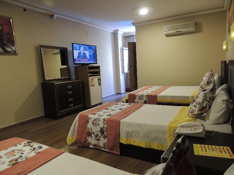 Adana Saray Hotel Bagian luar foto